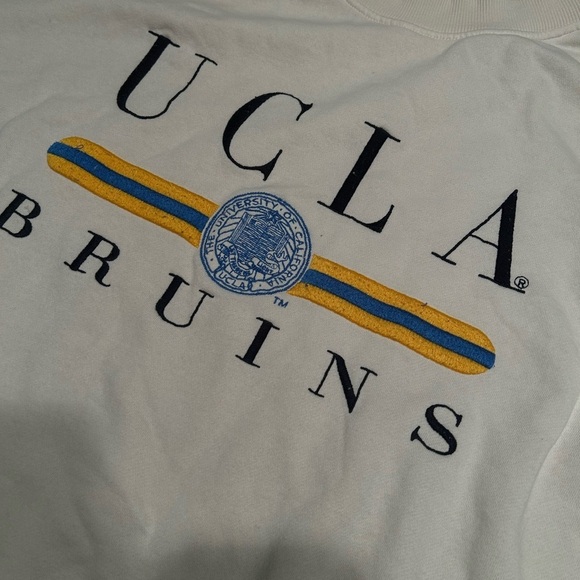 Preloved H&M UCLA Off White Oversized Embroidered Crewneck Sweatshirt - Picture 2 of 9